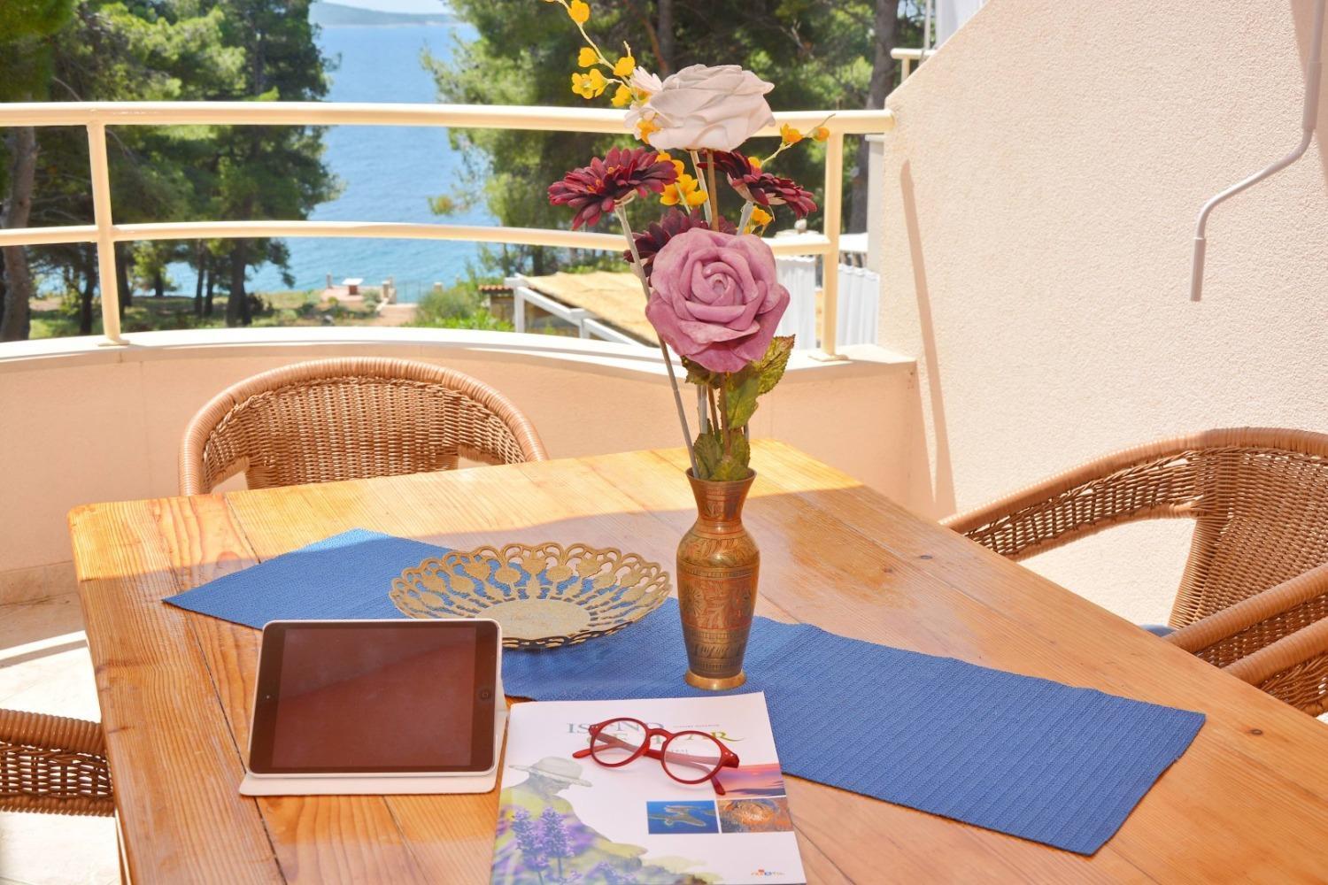 Apartmani Dino - Gorgeous Garden Zavala Exterior photo