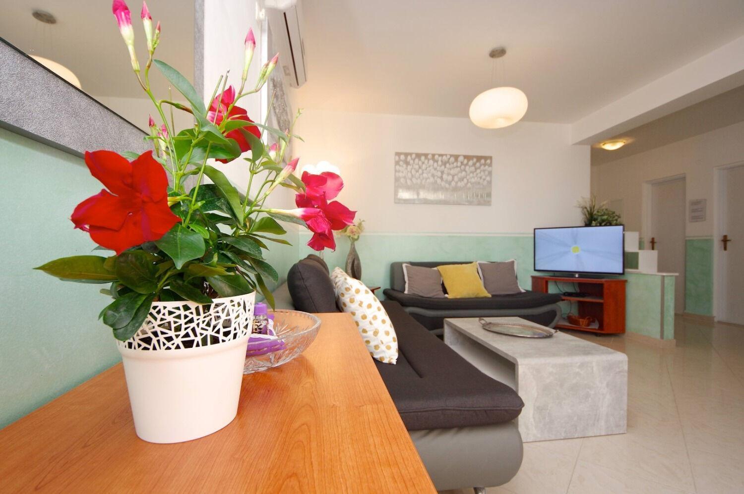 Apartmani Dino - Gorgeous Garden Zavala Exterior photo